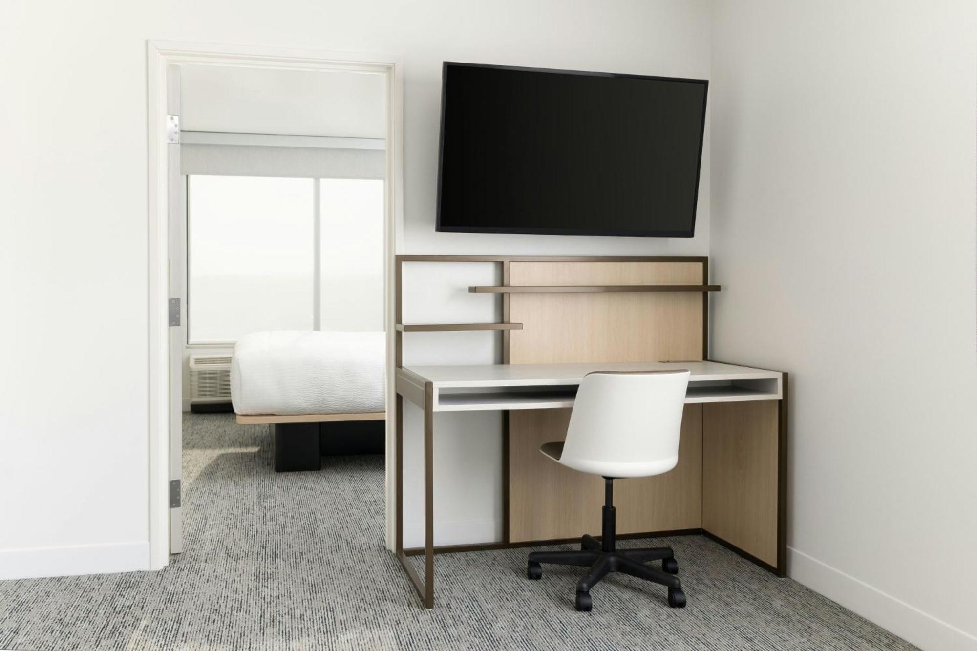 Towneplace Suites By Marriott Монровия Экстерьер фото