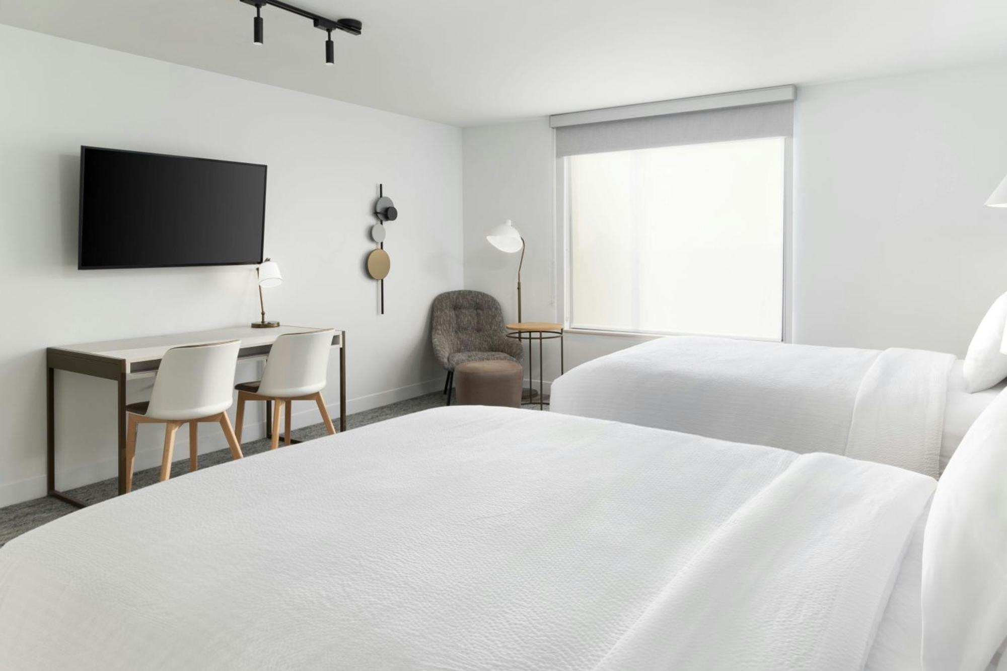Towneplace Suites By Marriott Монровия Экстерьер фото