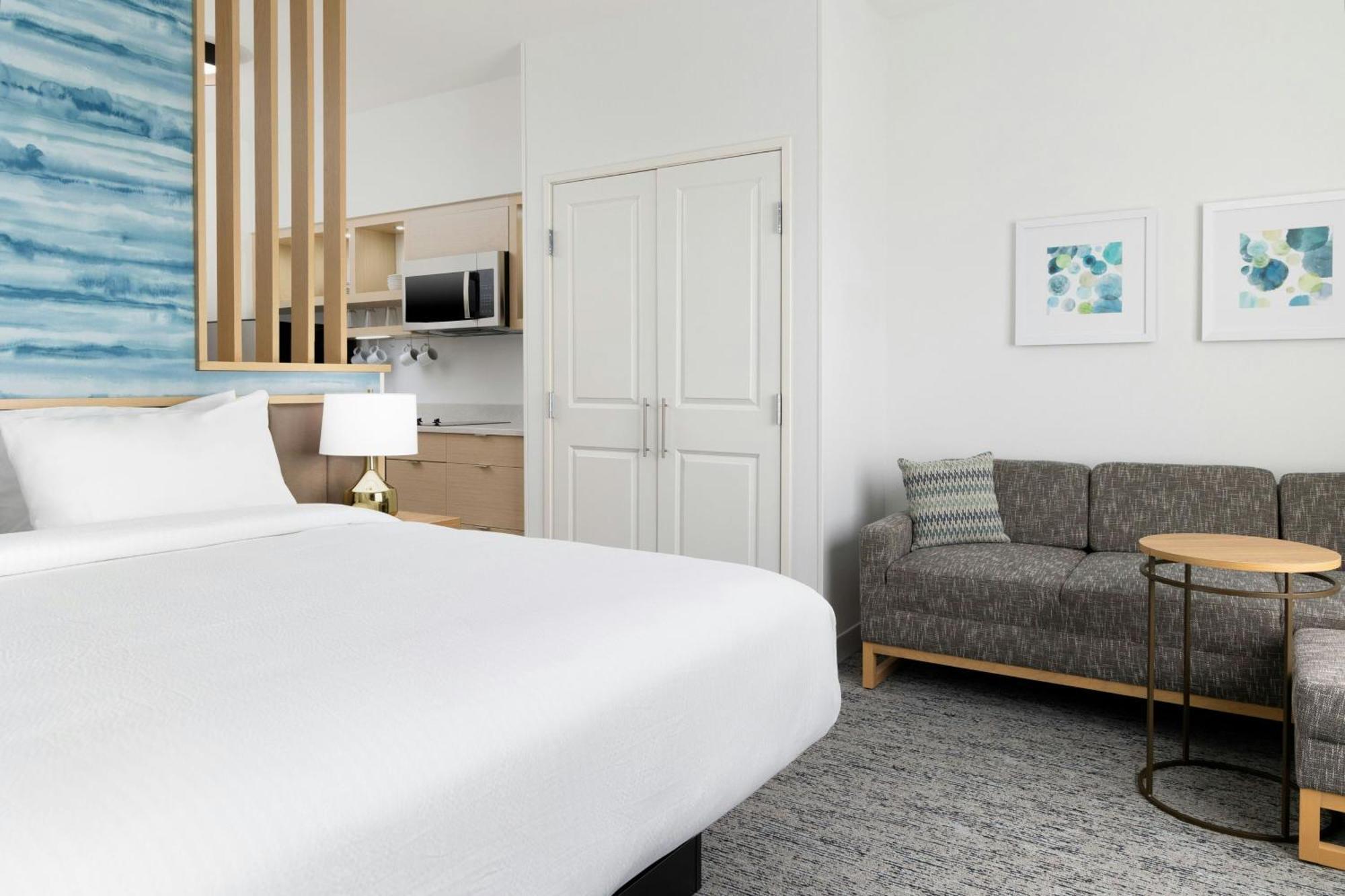 Towneplace Suites By Marriott Монровия Экстерьер фото