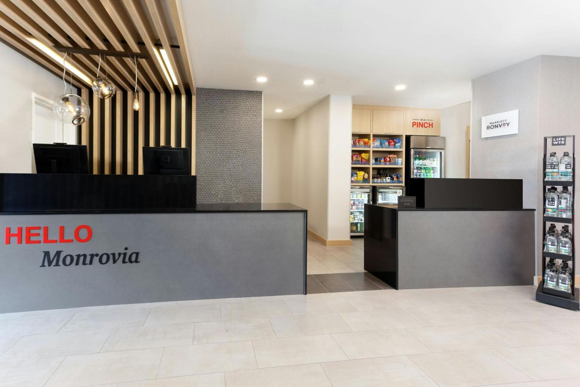 Towneplace Suites By Marriott Монровия Экстерьер фото